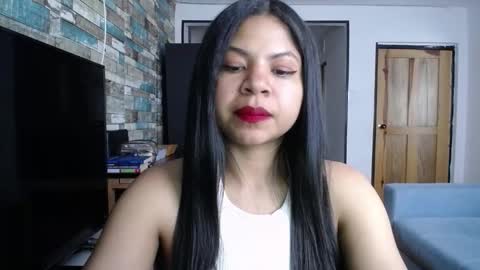 Snapshot of nicoleebon chatting on 10-10-25, 08:08 Nicole online show from 10-10-25, 08:08