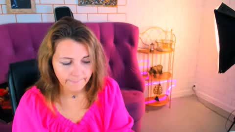 nicolehits online show from 10-06-25, 09:29