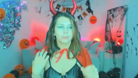 nicolehits online show from 10-31-25, 06:03