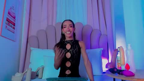 Snapshot of nicolemadrird chatting on 09-18-25, 03:30 nicolemadrird online show from 09-18-25, 03:30