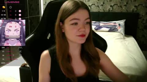 Snapshot of nicolemeew chatting on 12-18-24, 06:57 NicoleMeew online show from 12-18-24, 06:57