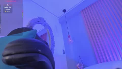 Snapshot of nicolesteele_ chatting on 11-19-25, 08:20 Nicole online show from 11-19-25, 08:20