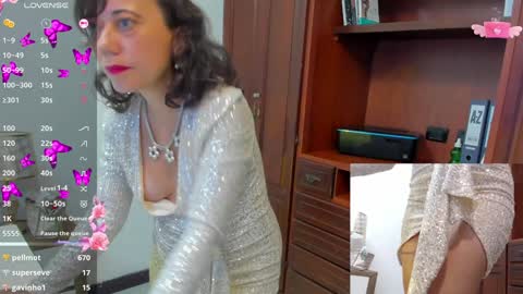 Snapshot of nicolettryan chatting on 01-09-25, 06:15 Nicolett Ryan online show from 01-09-25, 06:15