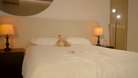 Snapshot of nicolle_mitchelle chatting on 07-17-26, 12:34 NEW instagram nicollemitchelle online show from 07-17-26, 12:34