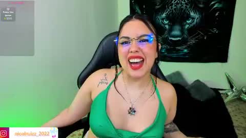 Snapshot of nicolle_ruizz chatting on 06-30-26, 07:26 Nicoll online show from 06-30-26, 07:26
