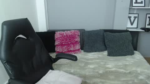 Nicolle  online show from 07-03-26, 11:27