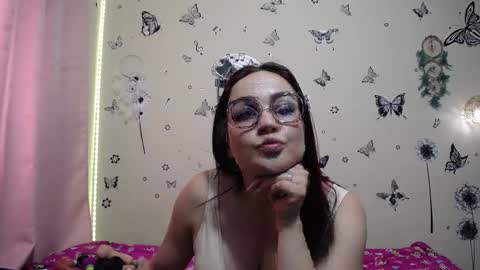 nicolle_sky online show from 11-01-25, 03:25