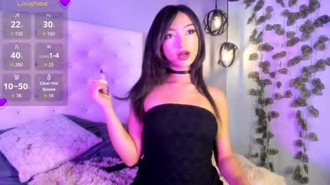 Nicolle online show from 03-28-26, 01:33