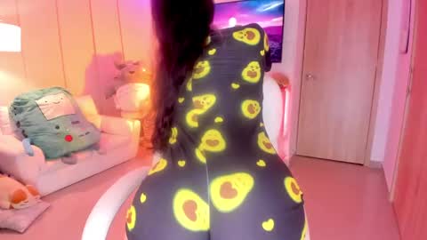 Snapshot of nicollemeyer chatting on 02-05-25, 01:33 Nicolle Go to Visit online show from 02-05-25, 01:33