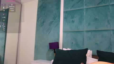 Nicolle online show from 01-06-25, 09:22