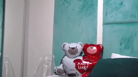 Nicolle online show from 02-17-25, 01:32