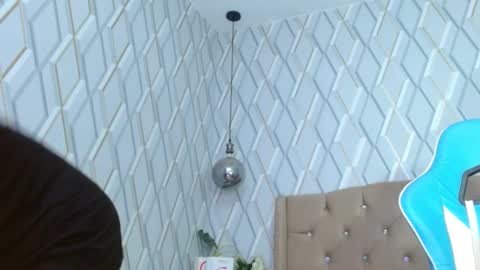 Nicolle Miley online show from 02-19-25, 10:23