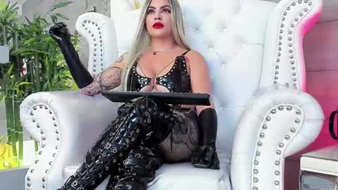 Nicollette Miller online show from 02-10-25, 03:21