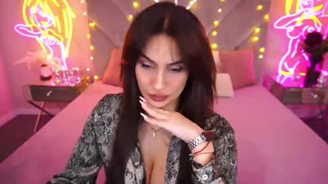 Snapshot of nicolnightt chatting on 04-27-26, 05:49 Nicole online show from 04-27-26, 05:49