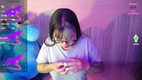 Snapshot of nicte_t chatting on 10-09-25, 08:51 Nic online show from 10-09-25, 08:51