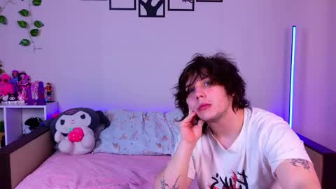 Snapshot of night_angell chatting on 06-08-26, 12:38 Night angel online show from 06-08-26, 12:38