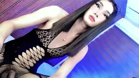 night_crystal1111 online show from 06-11-26, 04:27