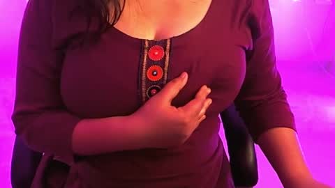 nightqueen107446 online show from 02-17-25, 09:03