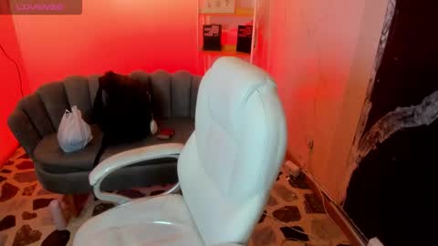 Anni online show from 09-20-25, 01:23