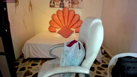 Anni online show from 12-19-25, 05:09