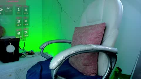 Anni online show from 04-11-26, 07:45