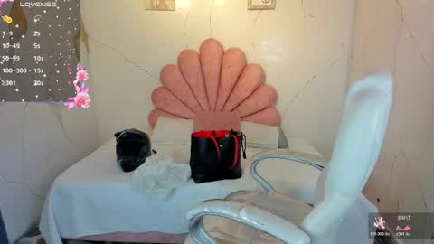 Anni online show from 04-19-26, 10:34