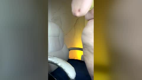 Anni online show from 04-22-26, 05:43