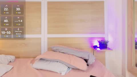 Snapshot of niickypurple chatting on 10-23-25, 11:14 Call me Nicky online show from 10-23-25, 11:14