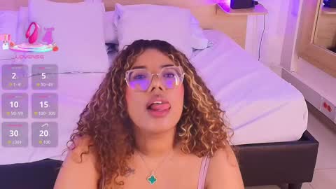 Snapshot of niickypurple chatting on 11-19-25, 07:14 Call me Nicky online show from 11-19-25, 07:14