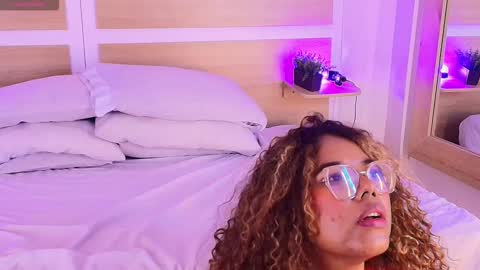 Snapshot of niickypurple chatting on 12-02-25, 07:09 Call me Nicky online show from 12-02-25, 07:09