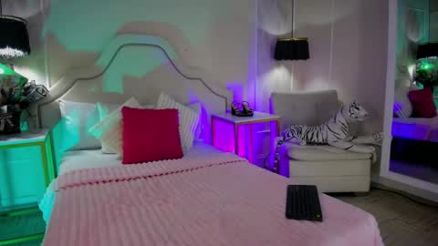 Snapshot of niicole_garnerr chatting on 05-20-26, 03:51 nicole online show from 05-20-26, 03:51