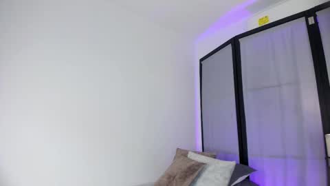 Niicole online show from 12-20-25, 06:04