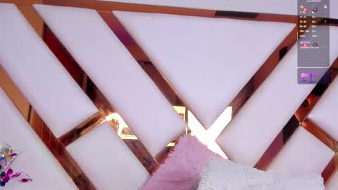 Nicolle  online show from 02-19-26, 08:16