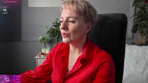Snapshot of nika_smit chatting on 12-13-24, 01:33 Nika online show from 12-13-24, 01:33