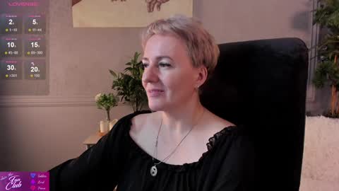 Snapshot of nika_smit chatting on 12-14-24, 03:04 Nika online show from 12-14-24, 03:04