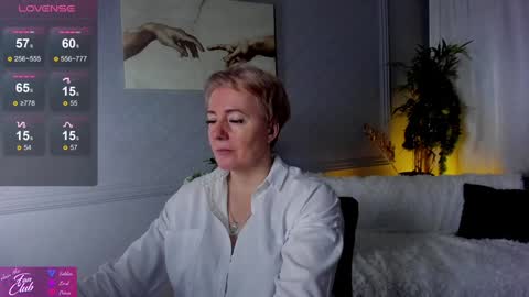 Snapshot of nika_smit chatting on 12-20-24, 10:16 Nika online show from 12-20-24, 10:16