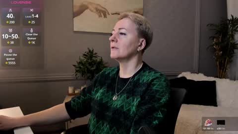 Snapshot of nika_smit chatting on 03-02-25, 05:12 Nika online show from 03-02-25, 05:12