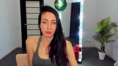 Snapshot of nikamiles chatting on 12-01-24, 05:46 Nika online show from 12-01-24, 05:46