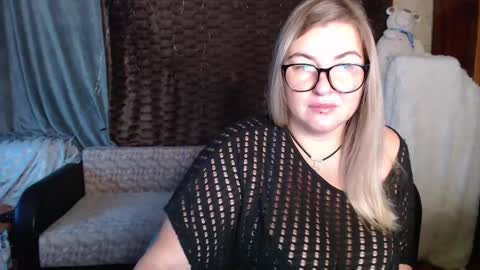 Nika online show from 10-27-25, 03:54