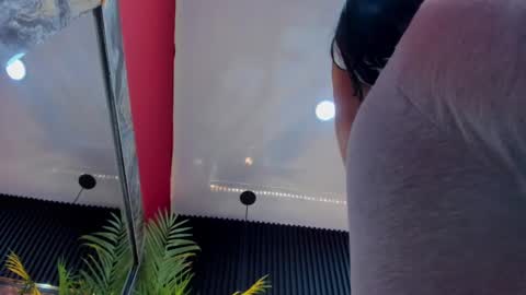 Snapshot of nikii_white chatting on 12-20-24, 12:41 nikii_white online show from 12-20-24, 12:41