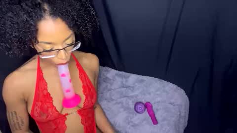 nikitalove104 online show from 01-10-26, 10:25