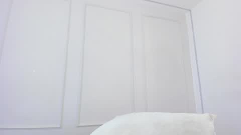 Snapshot of nikki_angel_ chatting on 12-21-24, 12:09 NIkki Angel online show from 12-21-24, 12:09