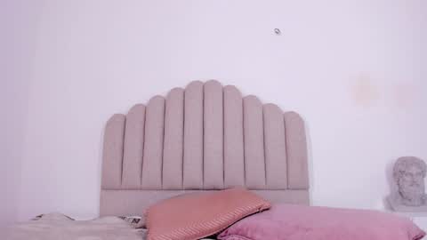 Snapshot of nikki_angel_ chatting on 01-28-25, 11:39 NIkki Angel online show from 01-28-25, 11:39