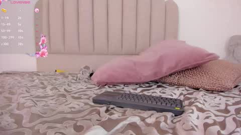 Snapshot of nikki_angel_ chatting on 02-15-25, 11:14 NIkki Angel online show from 02-15-25, 11:14