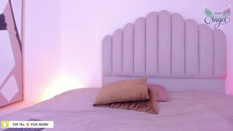 Snapshot of nikki_angel_ chatting on 09-29-25, 07:30 NIkki Angel online show from 09-29-25, 07:30