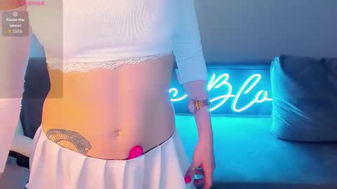 Snapshot of nikki_blondiee chatting on 03-17-26, 02:49 nikki_blondiee online show from 03-17-26, 02:49