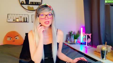 Kitty Chatte online show from 02-01-25, 08:29