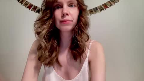 Nikki online show from 02-05-25, 01:11