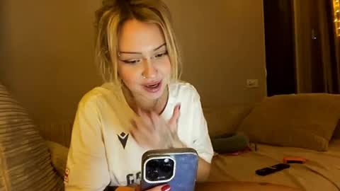 Snapshot of nikki_whatever chatting on 12-24-24, 11:11 nicolette online show from 12-24-24, 11:11