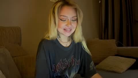 Snapshot of nikki_whatever chatting on 12-27-24, 08:50 nicolette online show from 12-27-24, 08:50